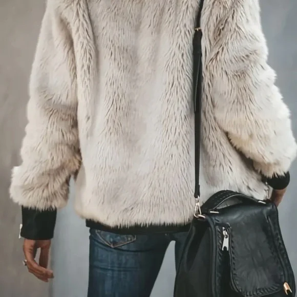 Women's Faux Fur Jacket - Beige - Picture 4 of 4